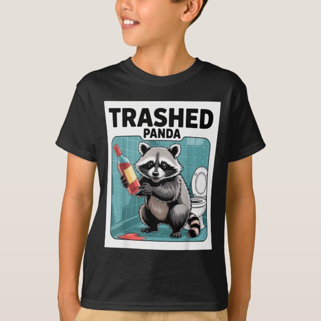 Camiseta Funny Trashed Panda Raccoon Gets Drunk  (Frente)