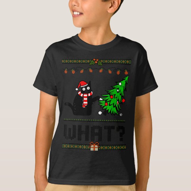 Camiseta Funny Xmas Black Cat Pushing Christmas Tree Over C (Frente)