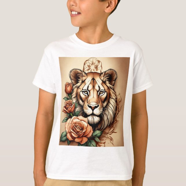 Camiseta Fusão majestosa: Lioness and Rosa Tattoo Sketch T- (Frente)