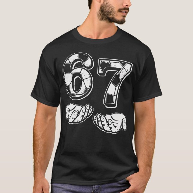 Camiseta Futebol 67 Seis Sete 6 7 Engraçado Gen Alpha Meme  (Frente)