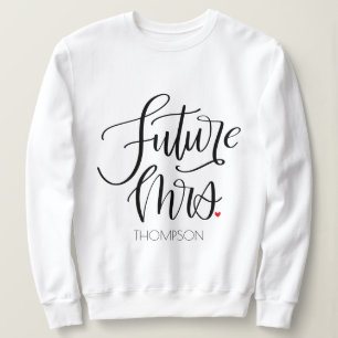Camiseta Futura Sra. Monograma Coração Vermelho Caligrafia