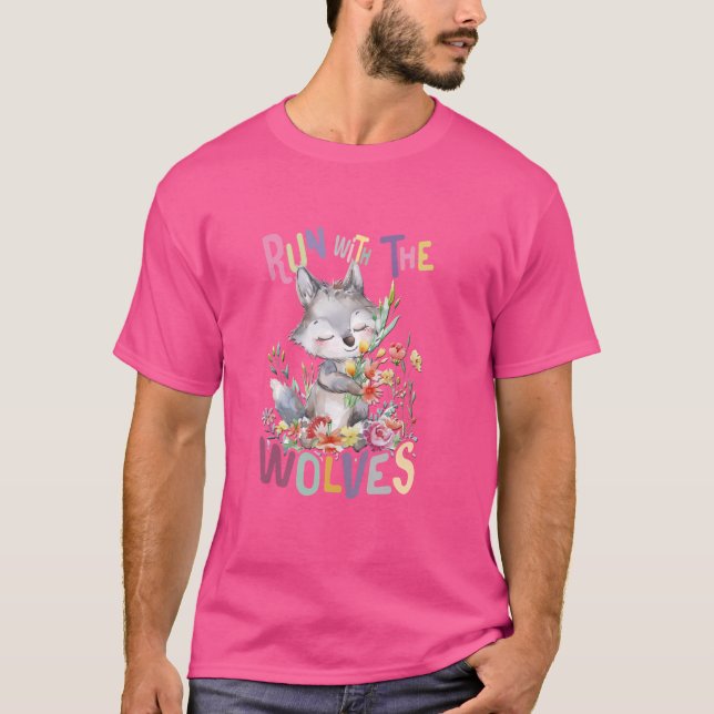 Camiseta futuro lobo alfa com lobos giros e flores (Frente)