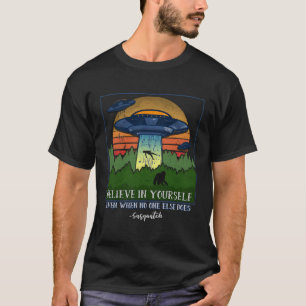 Camiseta Fx Afastado Acredita Em Si Mesmo Sasquatch Alieníg