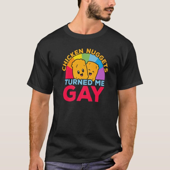 Camiseta Galinhas Nuggets Me Transformaram Gay Foodie Nuggy (Frente)