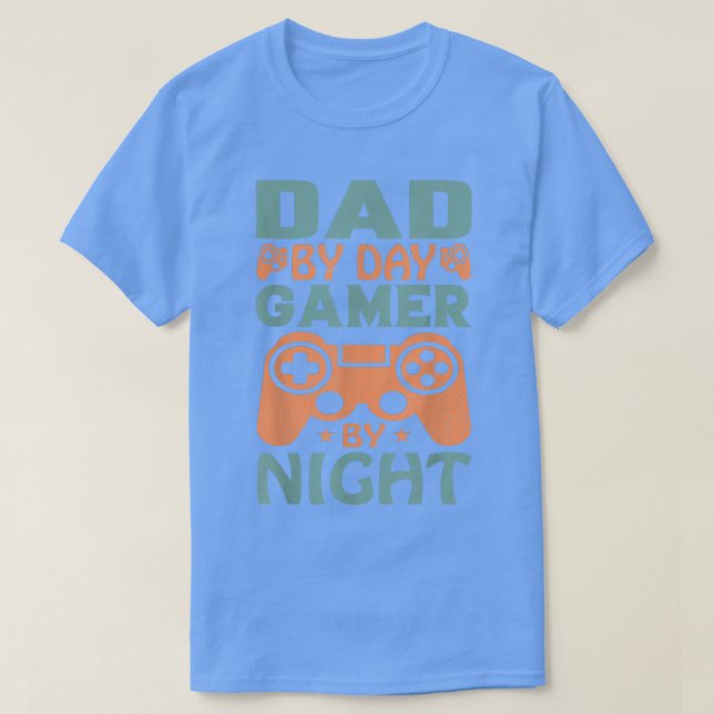 Camiseta Gamer Father Dad By Day Gamer By Night Video Games (Frente do Design)