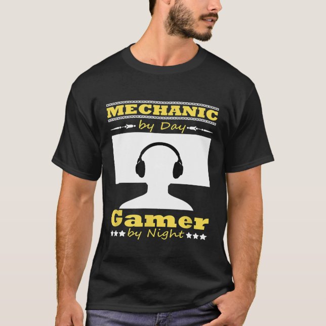 Camiseta Gamer Por Dia Por Fone Noturno Presente (Frente)
