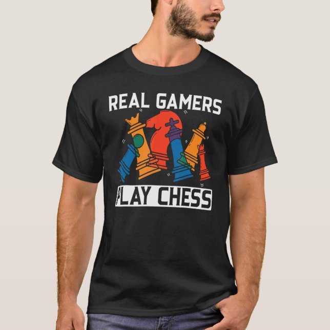 Camiseta Gamers de verdade jogam Chess no Conselho do Grand (Frente)