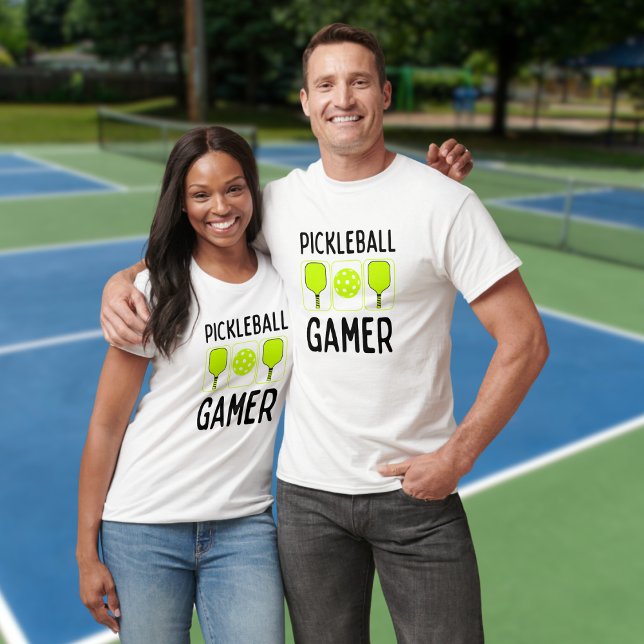 Camiseta Gâmetas e Bola do Jogador de Pickleball (Criador carregado)