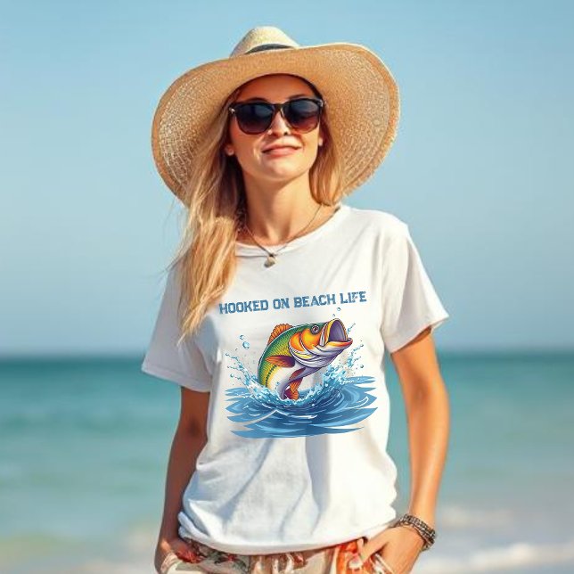 Camiseta Ganchado em Beach Life-Fish Core Fish (Hooked on Beach Life-Fish out of water, Fisherman Core T shirt-Women's Beach T shirt-Summer T Shirt)