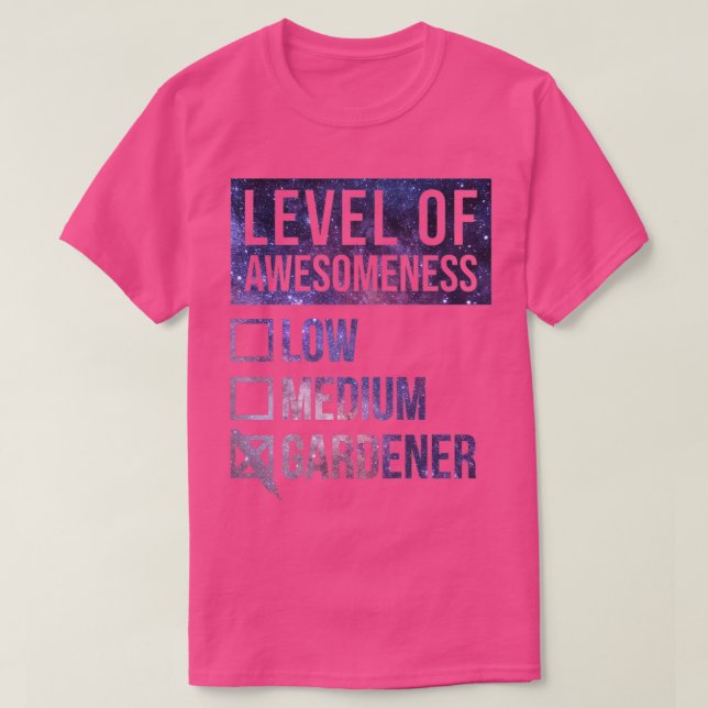 Camiseta Gardening Engraçado Nível De Arte De Jardineiro (Frente do Design)