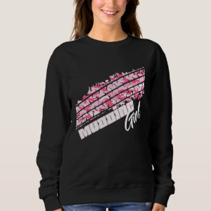 Camiseta Garota Camuflada em Caminhão de Lama