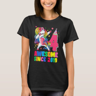 Camiseta Garota de 4 anos dançando adolescentes bebendo Uni