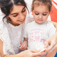 Garota de aniversário de Arcos cor-de-rosa