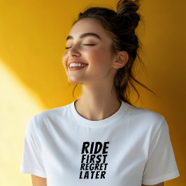Camiseta Garota de bicicleta retrô Ironia preta