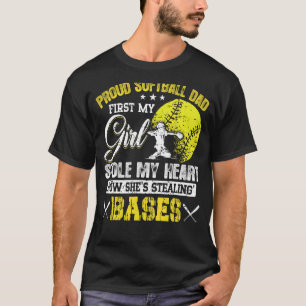 Camiseta Garota de Pai de Softball Orgulhosa Roubou Meu Cor
