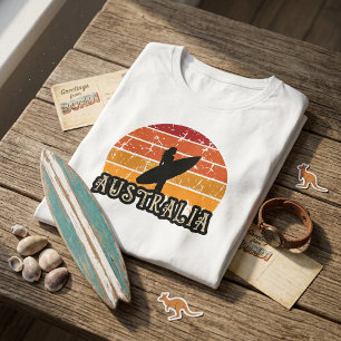 Camiseta Garota do Surf no Pôr do Sol Vintage Estilo de Vid