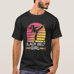 Camiseta Garota Faixa Preta de Karatê Artes Marciais Treina
