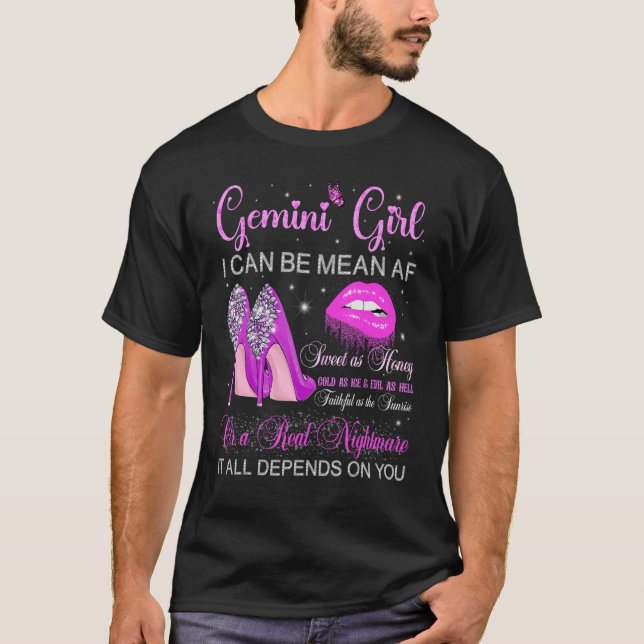 Camiseta Garota Gemini Aniversário Alto Saltos Derrubando L (Frente)