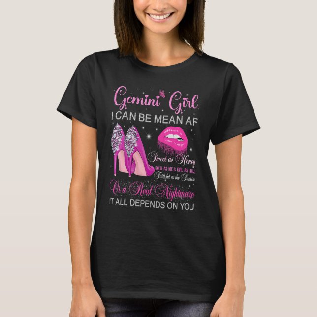Camiseta Garota Gemini Aniversário Alto Saltos Derrubando L (Frente)