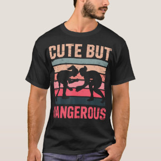 Camiseta Garota Lutadora Fofo Mas Perigoso Vintage