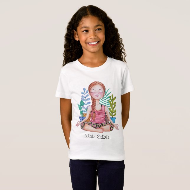 Camiseta Garota Meditante Com Plantas (Frente Completa)