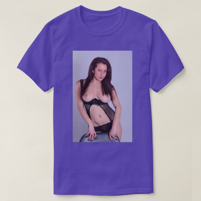 Camiseta Garota ruiva que posou (Frente do Design)