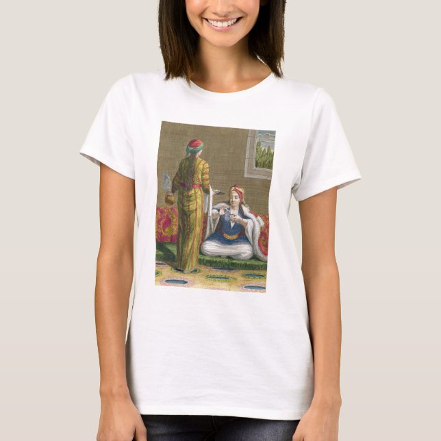 Camiseta Garota Turca, tomando café no sofá, 18 centavos (Frente)