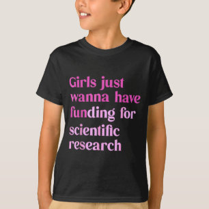 Camiseta Garotas Engraçadas Só Precisam Ter Financiamento P