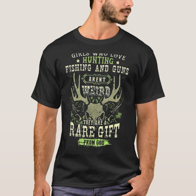 Camiseta Garotas Que Amam Caça Pesca E Armas (Frente)