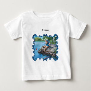 Camiseta Garoto pescando no rio.