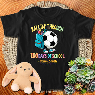 Camiseta Garotos jogam futebol por 100 dias de escola