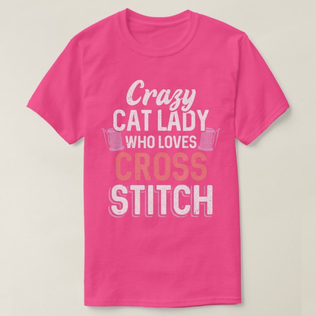 Camiseta Gata Louca Que Adora Agulha Cruzada (Frente do Design)