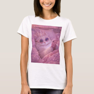 Camiseta Gata Princesa Mimada Enviando Mensagens na Cama