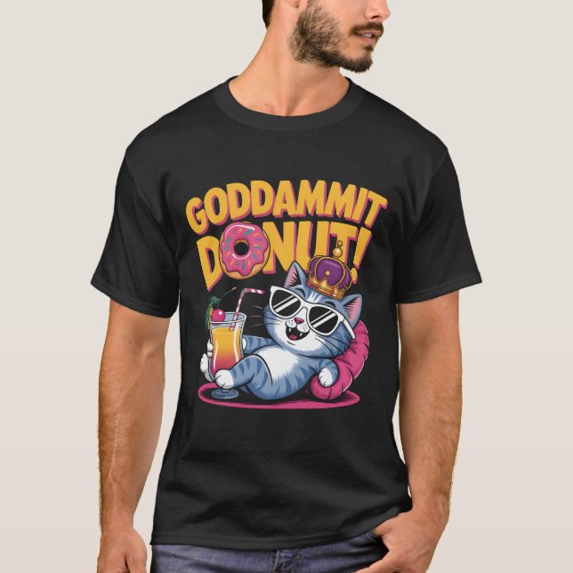 Camiseta Gata Princesa Relaxada Com Óculos de Sol Coquetel  (Frente)
