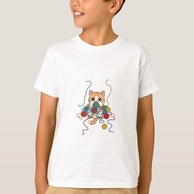Camiseta Gatinho Brincalhão Com Bolas de Linha Crianças (Frente)