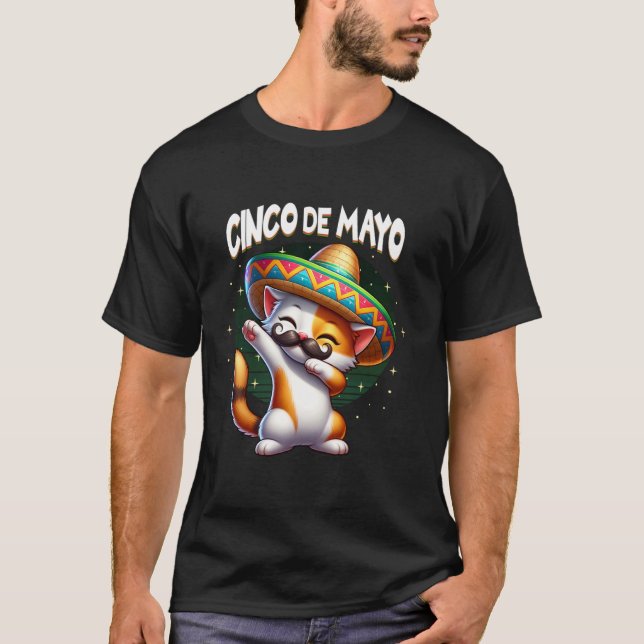 Camiseta Gatinho Dabbing Bigode Sombrero Festa Cinco d (Frente)