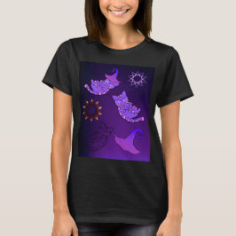 Camiseta Gatinhos Roxos com Chapéus e Estrelas de Bruxas