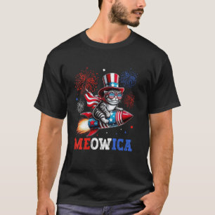 Camiseta Gato 4 de Julho Andando de Foguete com Fogos de Ar