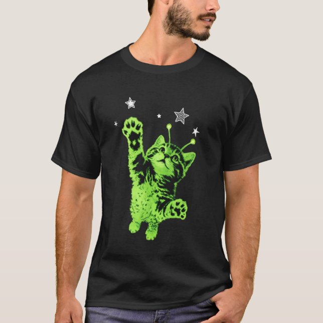 Camiseta Gato Alien Y2K Pulando Estrelas (Frente)