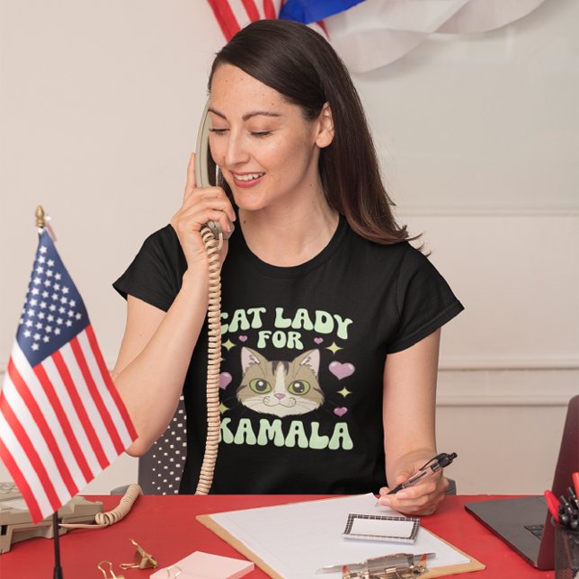 Camiseta Gato ativista apoia com entusiasmo Kamala (Criador carregado)