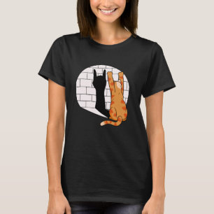 Camiseta gato balançando mostrando punho de metal gatinho r
