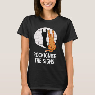 Camiseta gato balançando mostrando punho de metal gatinho r