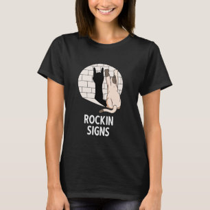 Camiseta gato balançando mostrando punho de metal gatinho r