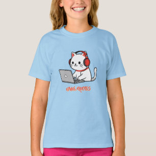 Camiseta Gato Branco Fofo com Fones de Ouvido Vermelhos no
