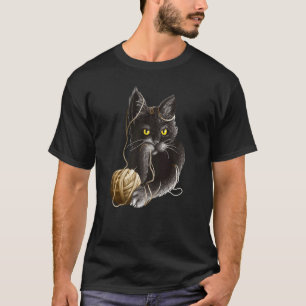 Camiseta Gato Bravo Com Olhos Amarelos Preso numa Bola de L