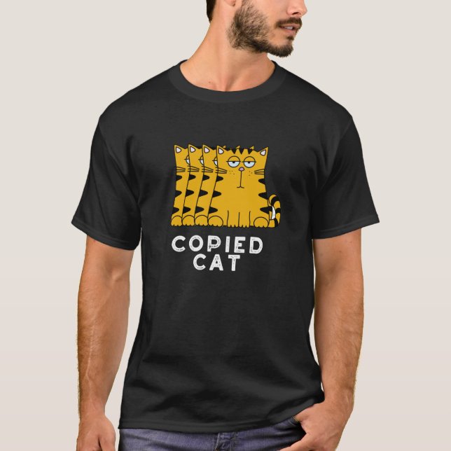 Camiseta Gato Copiado Funny Animal Pun Dark BG (Frente)