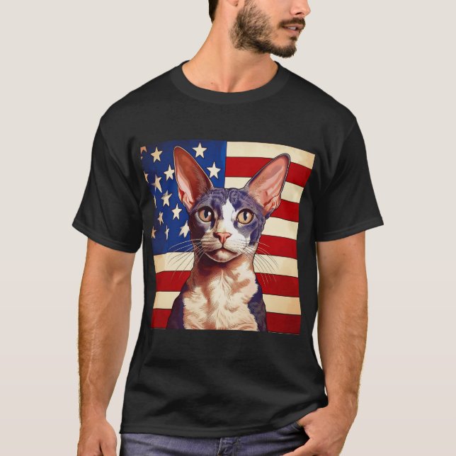 Camiseta Gato Cornish Rex Diante da Bandeira dos EUA (Frente)