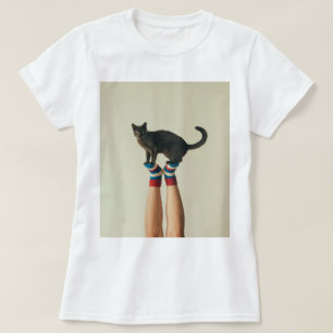 Camiseta Gato de Balanceamento em Meias Striped, Gatos