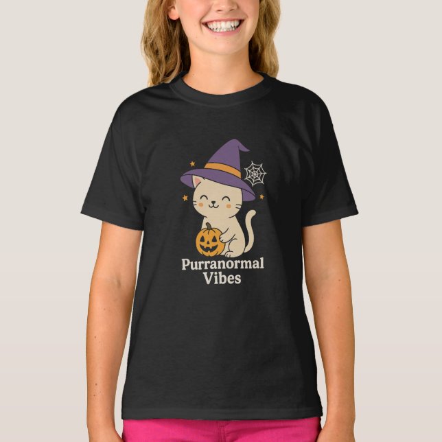 Camiseta Gato de Creme Fofo com Chapéu de Bruxa e Abóbora d (Frente)