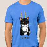 Camiseta Gato de Natal sarcástico<br><div class="desc">Um sarcástico e preferencialmente borrifava um gato de smoking preto e branco com chifres de Natal. Ho ho ho,  e tudo isso. Arte original de Nic Squirrell. Alterar ou remover o texto a ser personalizado.</div>